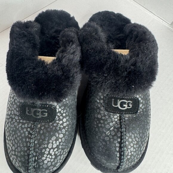 UGG Slippers - Picture 4 of 8